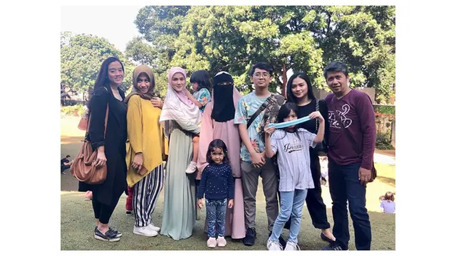 5 Potret Kebersamaan Keempat Anak Mulan Jameela Ini Kompak Banget