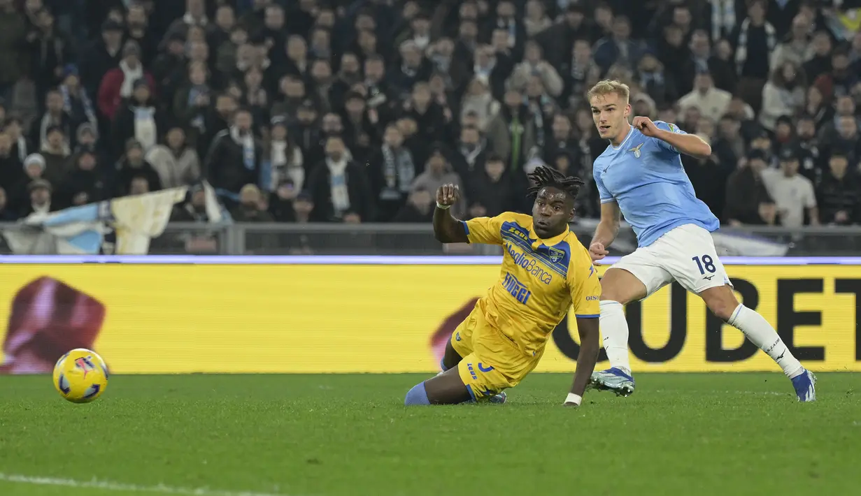 Frosinone mengemas gol hiburan melalui Matias Soule Malvano dari tendangan penalti pada menit ke-58. (Fabrizio Corradetti/LaPresse via AP)