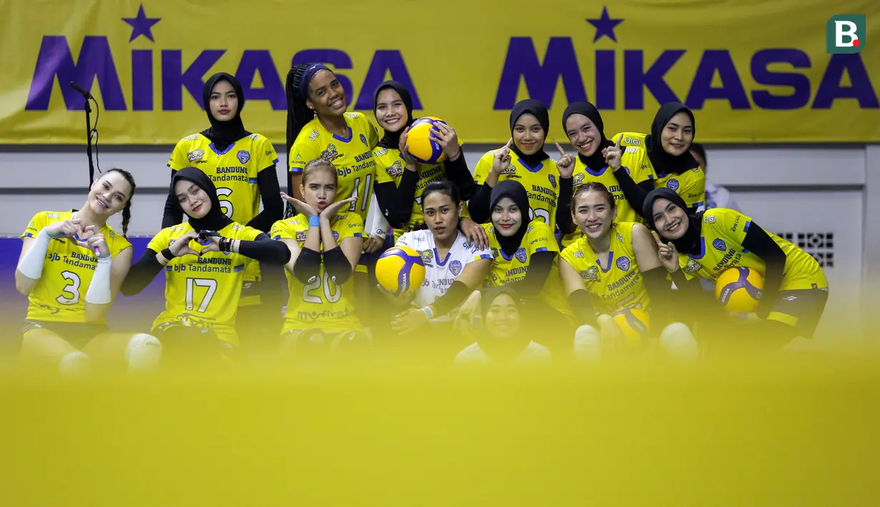 Sementara itu, sejumlah pemain Bandung bjb mengaku sangat bersyukur timnya bisa mengamankan satu tiket babak final Proliga 2022. Ia tidak menyangka timnya bisa mengalahkan tim Jakarta Mandiri Popsivo Polwan. (Bola.com/Bagaskara Lazuardi)