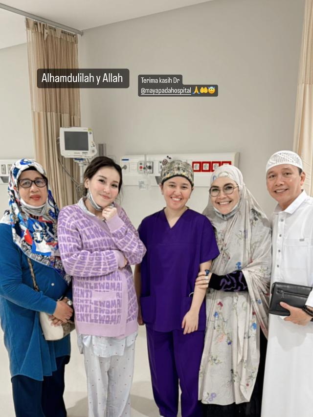 7 Potret Syifa Adik Ayu Ting Ting Melahirkan Anak Kedua, Didampingi Keluarga Besar