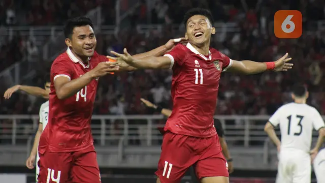 Dendy Sulistyawan mencetak gol untuk Timnas Indonesia melawan Timnas Turkmenistan di Stadion Gelora Bung Tomo (GBT), Surabaya, pada Jumat (8/9/2023).