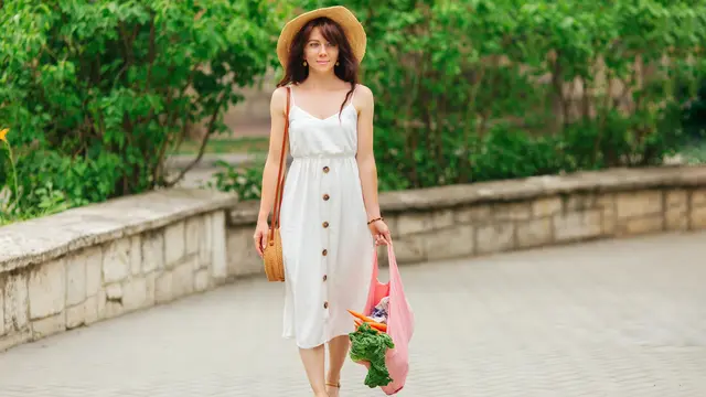 4 Inspirasi Outfit Traveling yang Stylish dan Nyaman, Bikin Penampilan Makin Kece di Jalan