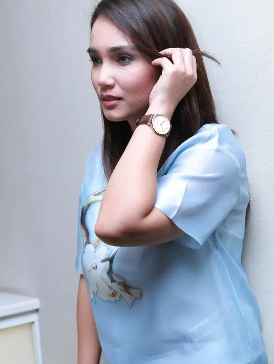 Karier Feby Febiola dimulai dari model majalah remaja. Setelah itu, ia mulai mendapatkan tawarann main sinetron. Namanya mulai populer setelah bermain dalam sinetron 'Tersanjung'. (Galih W Satria/Bintang.com)