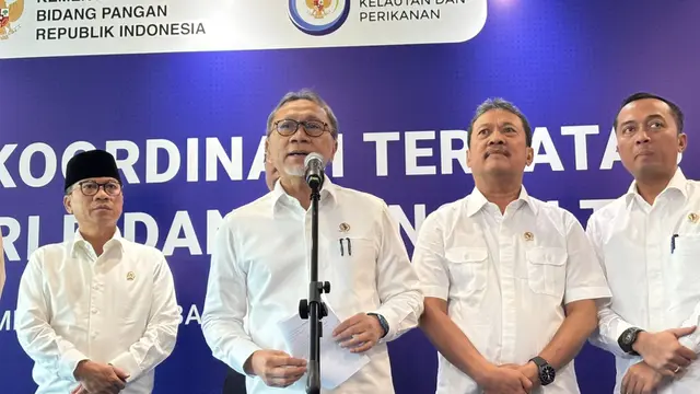 Menteri Koordinator Bidang Pangan Zulkifli Hasan, Menteri Kelautan dan Perikanan Sakti Wahyu Trenggono dan Menteri Perdagangan Budi Santoso dalam konferensi pers usai Ratas Swasembada Pangan.