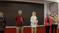 Kepala BPOM RI Penny K. Lukito mengatakan produk pangan mengandung hewan seperti ikan dan unggas yang akan memasok katering bagi jemaah haji Indonesia dapat dipersiapkan masuk ke Arab Saudi saat konferensi pers Diplomasi SFDA untuk Perjuangkan Akses Produk Pangan Indonesia Tembus Arab Saudi di Kantor BPOM RI Jakarta pada Selasa, 18 April 2023. (Liputan6.com/Fitri Haryanti Harsono)