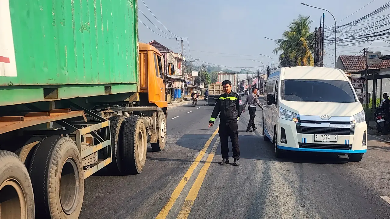 Sopir Truk Tabrak Lari, Ibu Rumah Tangga Jadi Korban Meninggal