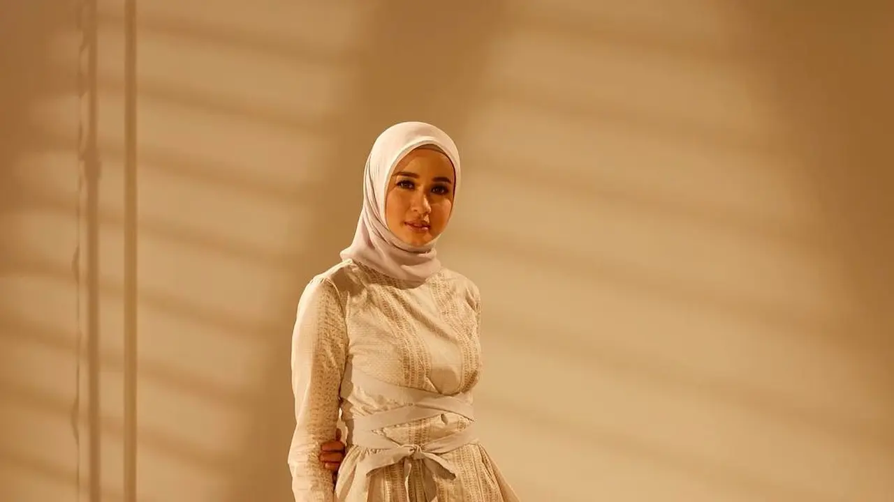 [Bintang] Hijab kondangan