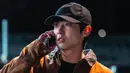 <p>Ia adalah sosok yang hidup dan mati karena kesetiaan, namun sayangnya hidupnya penuh dengan rangkaian pengkhianatan yang tak terduga. Antisipasi tinggi terhadap penggambaran Lee Joon sebagai Min Do Hyuk yang tampak tangguh dan dingin di luar namun hatinya sepanas api. (Foto: SBS via Soompi)</p>