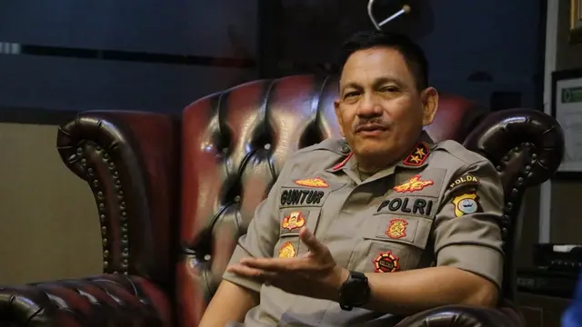 Kapolda Sulsel meminta penyidik segera menuntaskan kasus dugaan suap proyek DAK Kota Pare-Pare yang sebelumnya dinilai mangkrak (Liputan6.com/ Eka Hakim)
