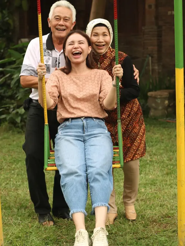 Potret Kompak Rossa dan Ibu (sumber: instagram/itsrossa910)