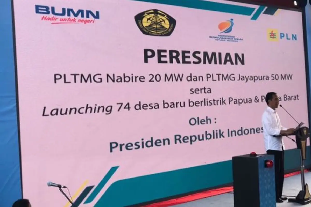 Presiden Joko Widodo (Jokowi) meresmikan PLTMG Nabire 20 MW dan PLTMG Jayapura 50 MW, Rabu (20/12/2017). (Vina Muliana/Liputan6.com)