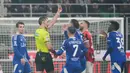 Nasib apes dialami Dele Alli yang baru kembali ke lapangan hijau setelah absen lebih dari dua tahun. Mantan pemain Spurs itu mendapat kartu merah dari wasit saat baru bermain 10 menit. (AP Photo/Antonio Calanni)