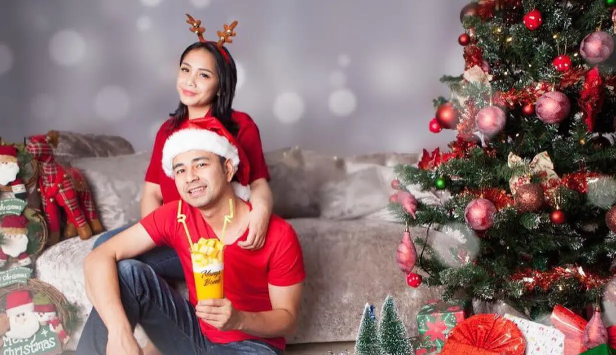 Melalui akun Instagram-nya, Raffi Ahmad dan Nagita Slavina turut mengucapkan selamat Natal bagi yang merayakan. (Foto: instagram.com/raffinagita1717)