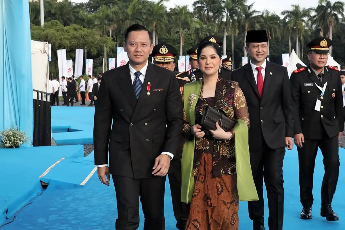 Detail Kebaya Floral Annisa Yudhoyono saat Hadiri HUT Bhayangkara/Instagram @agusyudhoyono