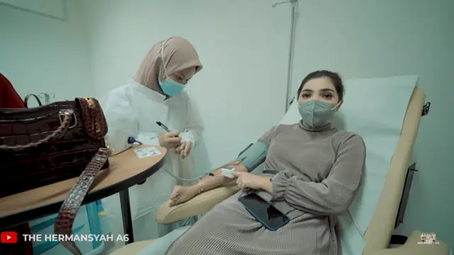 6 Momen Keluarga Anang Hermansyah Disuntik Vaksin, Ekspresi Anang Jadi Sorotan