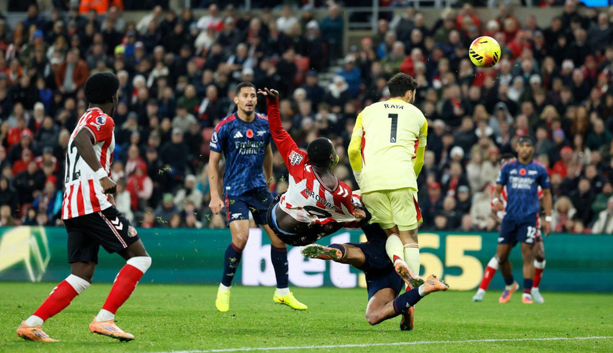 Di masa tambahan waktu, Brobbey memanfaatkan umpan Ballard untuk menorehkan gol penyeimbang yang membuat publik Stadium of Light bergemuruh. (Owen Humphreys/PA via AP)