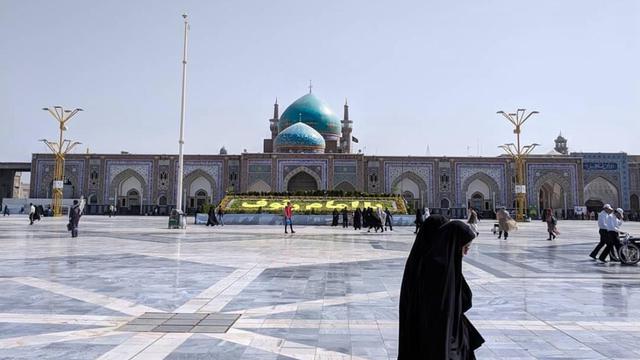 Suasana di Masjid Goharshad yang ada di Iran