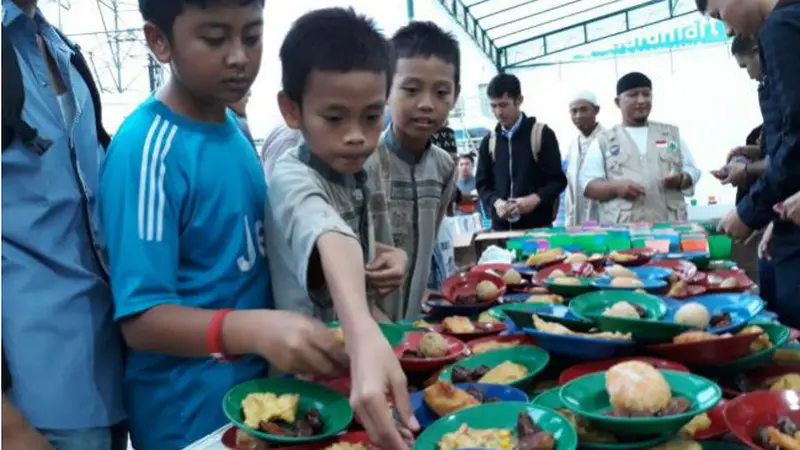 Buka Puasa di Masjid Bukit Indah Sukajadi Batam