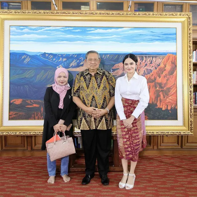 Pertemuan Syifa Hadju dan SBY