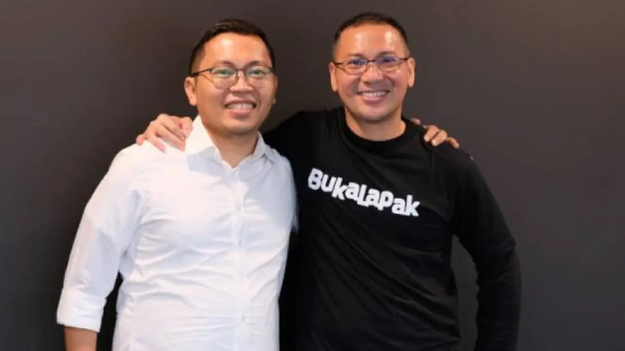 Perubahan komposisi di level C-Suite meliputi suksesi peran Chief Executive Officer (CEO) dari Achmad Zaky, salah satu dari tiga pendiri Bukalapak, ke Rachmat Kaimuddin sebagai CEO baru.