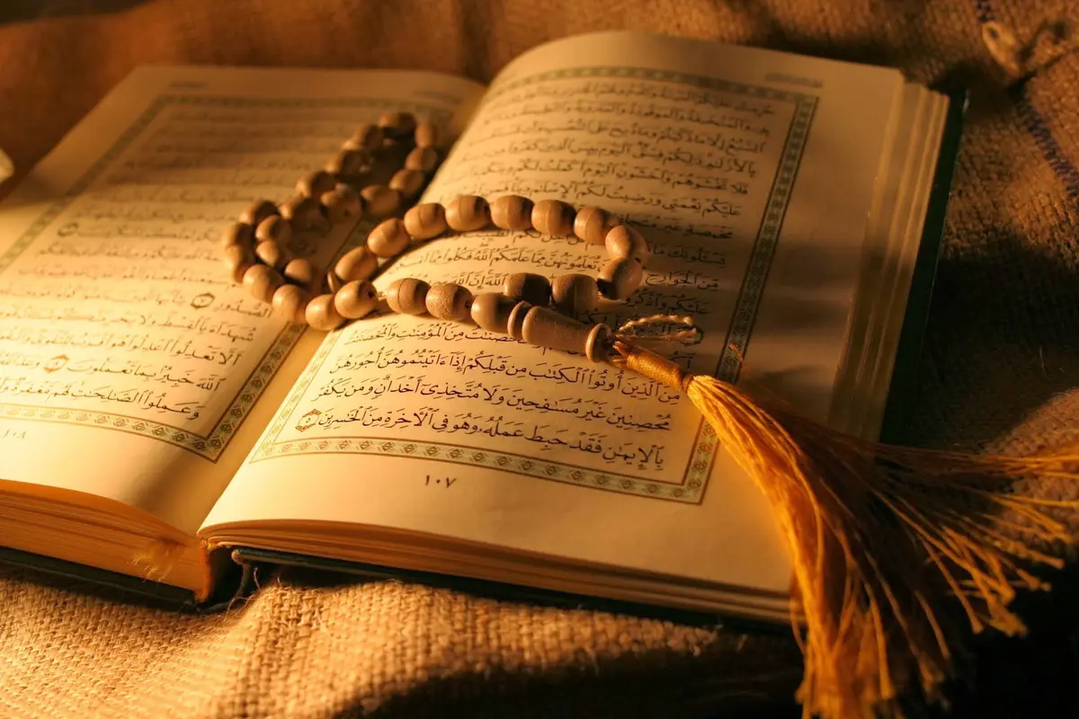  Sibuk Bekerja, Ini 4 Cara Agar Kamu Tetap Bisa Hatam Alquran