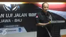 Menristekdikti Mohammad Nasir memberikan kata sambutan saat seremoni pelepasan 'GESITS Tour de Jawa Bali' di Jakarta, Senin (7/11). Uji jalan ini dilakukan untuk mengukur kesiapan berbagai aspek sebelum Gesits diproduksi massal (Liputan6.com/Helmi Afandi)