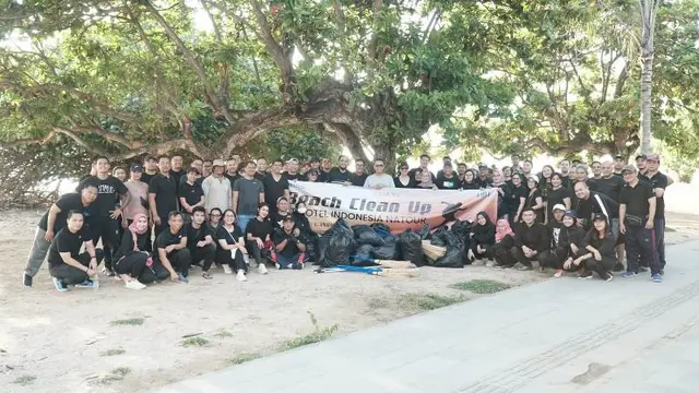 Meningkatkan Kepedulian Lingkungan dengan Beach Clean Up dan Penanaman Pohon Di KEK Sanur