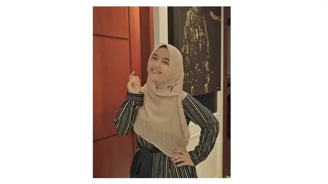 6 Pesona Lebby Wilayati Keponakan Dewi Perssik saat Berhijab, Makin Anggun