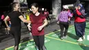 Sejumlah warga mengikuti senam Zumba di Kawasan Semanggi, Jakarta, Minggu (6/10/2019). Selain bisa membakar kalori dan bermanfaat untuk kesehatan jantung, olahraga ini juga bisa mencegah stress dan memperbaiki mood. (Bola.com/M Iqbal Ichsan)