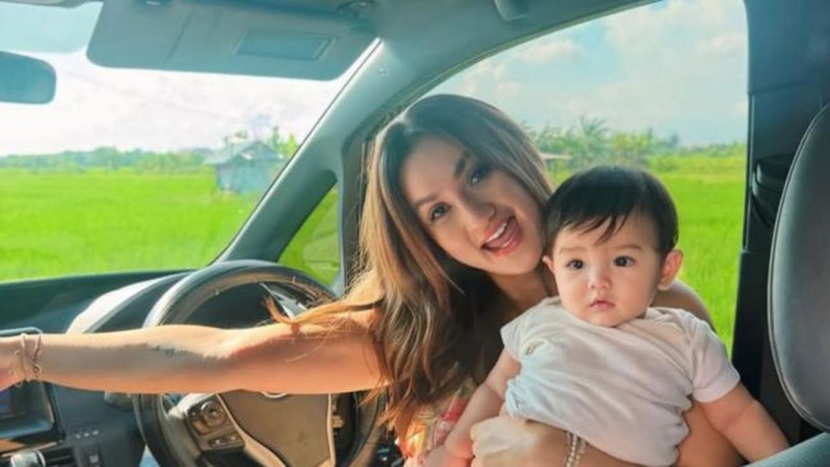 Kini Tinggal di Bali, Tengku Dewi Putri Bagikan Potret Rutinitas dan Kebersamaan dengan Buah Hati