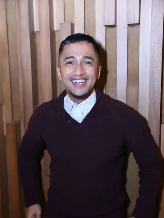 Postingan yang sangat membuat nitizen terharu saat Irfan sedang mendorong kereta bayi di Masjidil Al Haram, Mekkah. (Nurwahyunan/Bintang.com)