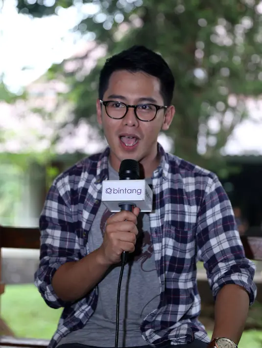 "Saya ingin lihat beberapa makhluk. Sampai sekarang belum pernah sih. Kalau nonton di TV kan banyak. Saya pengen banget," papar Ario. (Nurwahyunan/Bintang.com)