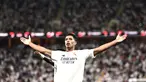 Pemain Real Madrid, Jude Bellingham, melakukan selebrasi setelah mencetak gol ke gawang Real Mallorca dalam laga semifinal Piala Super Spanyol 2025 yang digelar di King Abdullah Sports City, Jeddah, Jumat (10/1/2025) dini hari WIB. (AFP/fadel Senna)