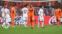 Robin van Persie merasa bertanggung jawab atas kegagalan Belanda tampil di Piala Eropa 2016 dan menolak pensiun dari timnas. (AFP/EMMANUEL DUNAND)