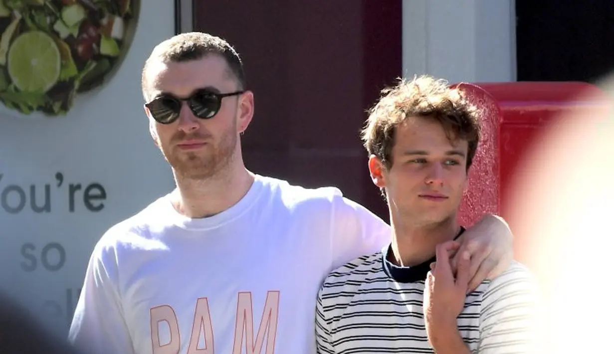 Dilansir dari HollywoodLife, ternyata perpisahan mereka terjadi atas kesepakatan bersama. (metro.co.uk)