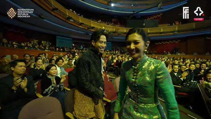 Potret Vidi Aldiano Sambut Kemenangan Sheila Dara di FFI 2025, Tatapannya Penuh Rasa Bangga dan Haru