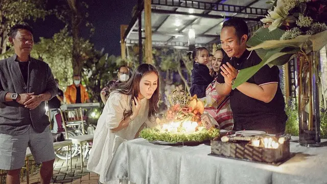 7 Momen Ulang Tahun Momo Geisha Ke-34, Rayakan di Villa Pribadi