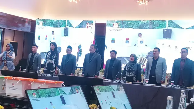 Komisi Pemilihan Umum Daerah (KPUD) DKI Jakarta resmi menggelar rapat rekapitulasi penghitungan perolehan suara di tingkat Provinsi DKI Jakarta, Pemilihan Gubernur dan Wakil Gubernur (Pilgub) DKI Jakarta Tahun 2024 di Hotel Sari Pan Pacific, Jakarta.