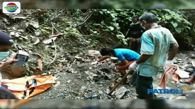 Seorang penyadap karet ditemukan tewas mengenaskan di pinggiran sungai di Kabupaten Nias Utara, Sumatra Utara. 