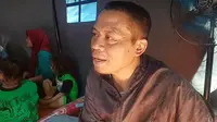Santoso (48), warga terdampak kebakaran depo Pertamina Plumpang. (Rahmat Baihaqi/Merdeka.com)