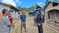 Cerita Rafki, Menembus Sungai hingga Pegunungan Demi Bantu Korban Gempa NTT