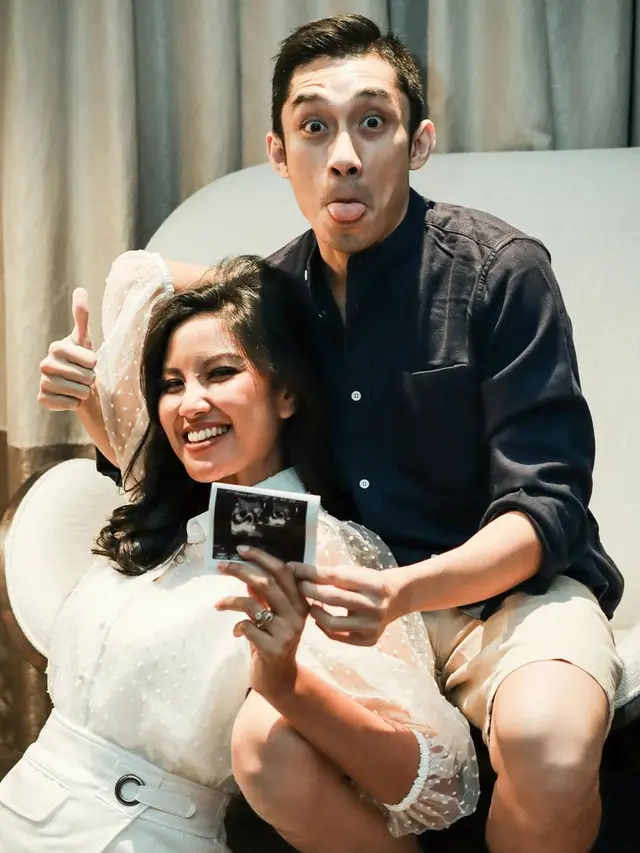 Hamil Anak Kedua, Ini 6 Momen Bahagia Zivanna Letisha Bareng Suami dan Si Sulung