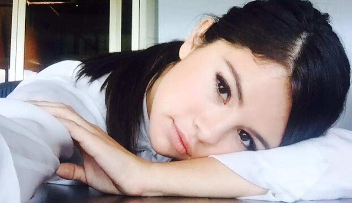 Tak mudah memang ketika seseorang yang kamu cintai memutuskan untuk menikah dengan perempuan lain hanya beberapa bulan usai berpisah. (instagram/selenagomez)