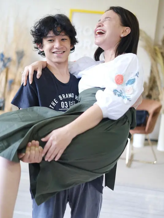 Rossa (Instagram/itsrossa910)