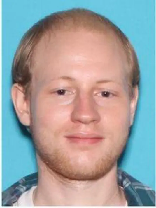 Ternyata sosok pembunuh Christina Grimmie ialah sosok pria bernama Kevin James Loibl. Dirinya pun ikut bunuh diri dengan menembakan pistol tepat pada dirinya sendiri. (foxnews/Bintang.com)