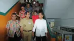 Gubernur DKI Jakarta Jokowi blusukan ke SMP Negeri 277 Jakarta, (23/9/14). (Liputan6.com/Herman Zakharia)