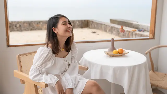 perempuan dan oktober hidup bahagia