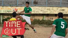 Kabar membanggakan datang dari dua pemain muda Indonesia, Hanif Abdurrauf Sjahbandi dan Bagas Adi Nugroho. Keduanya, sukses menembus klub Serie D Italia, Grosseto.