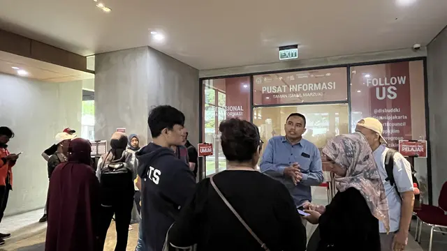 Antrean Pengunjung Planetarium Jakarta