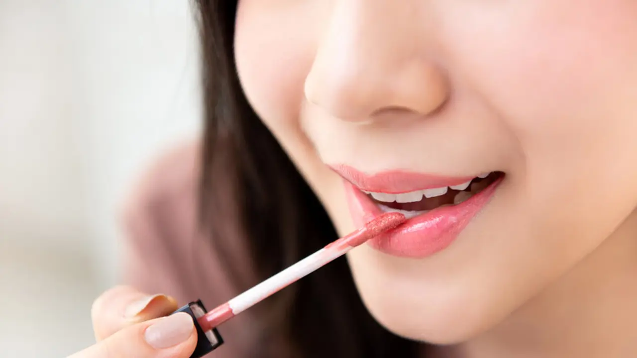 Mudah Banget, Ini Dia 5 Cara Mencegah Bibir Menghitam